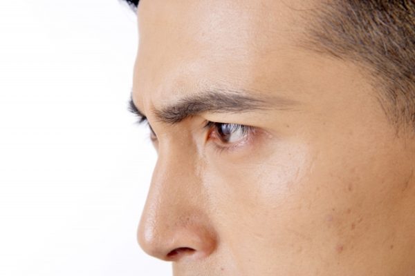 男性が眉毛濃くする方法ってある？50代になったら薄くなって困った。
